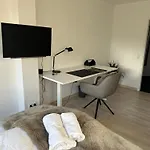 Miracle House 160qm Terrasse, Parkplatz & Internet 100mbit -self Check In- Διαμέρισμα Λέονμπεργκ