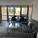 Miracle House 160qm Terrasse, Parkplatz & Internet 100mbit -self Check In-