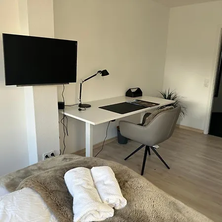 Miracle House 160qm Terrasse, Parkplatz & Internet 100mbit -self Check In- Daire Leonberg