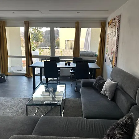 Miracle House 160qm Terrasse, Parkplatz & Internet 100mbit -self Check In-