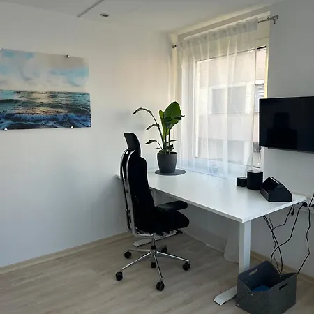 Miracle House 160qm Terrasse, Parkplatz & Internet 100mbit -self Check In- *