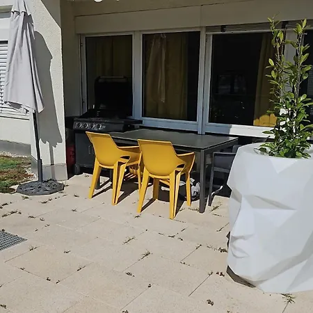 아파트 Miracle House Mit Terrasse, Parkplatz & Top-ausstattung In