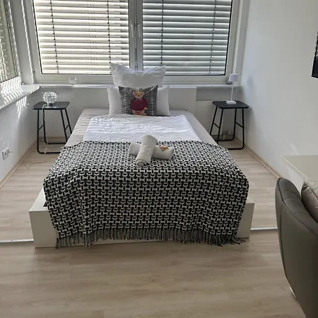 Miracle House Mit Terrasse, Parkplatz & Top-ausstattung In Lejlighed