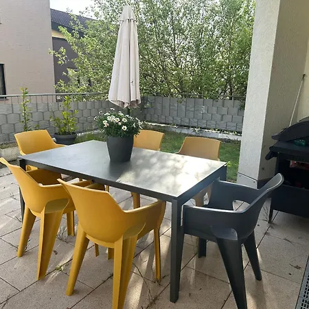 Miracle House 160qm Terrasse, Parkplatz & Internet 100mbit -self Check In- Διαμέρισμα Λέονμπεργκ