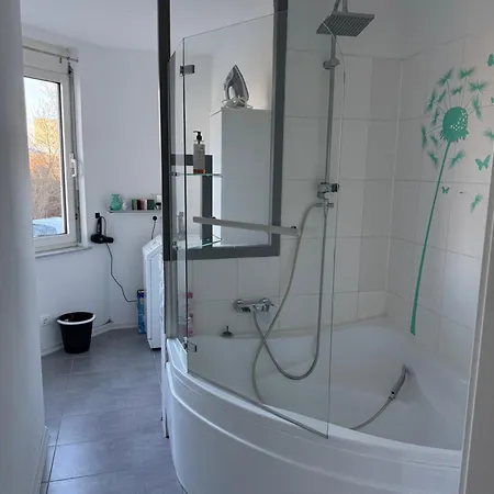 Miracle House 160qm Terrasse, Parkplatz & Internet 100mbit -self Check In- *