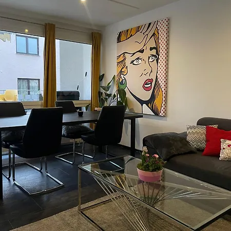 Miracle House 160qm Terrasse, Parkplatz & Internet 100mbit -self Check In- Apartman *
