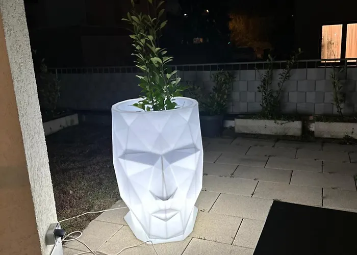 Appartement Miracle House 160Qm Terrasse, Parkplatz & Internet 100Mbit -Self Check In- *