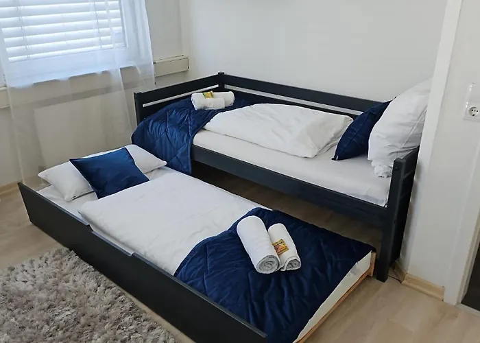 Miracle House 160Qm Terrasse, Parkplatz & Internet 100Mbit -Self Check In- Appartement Leonberg